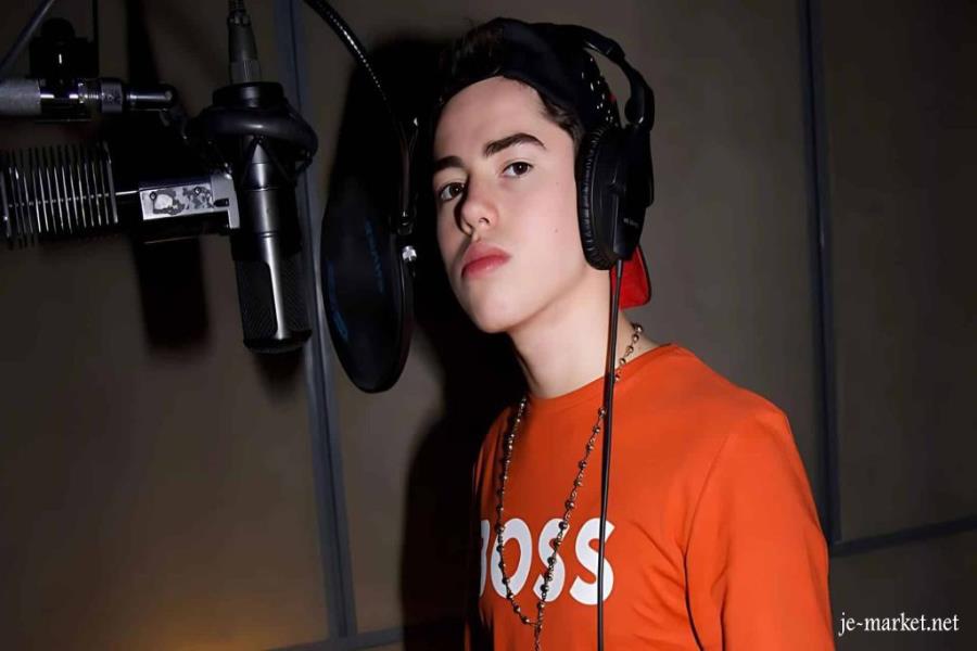 How Tall Is Kevin Amf